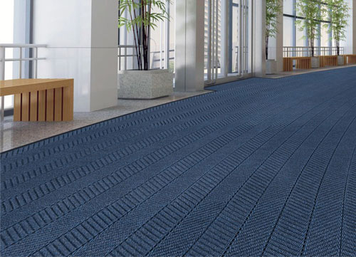 Carpet Cleaning and Maintenance Guide (Plus Find the Best Vacuum)